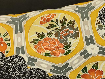 平和屋着物＃羽織　刺繍　亀甲草花丸文　黒地　正絹　逸品　CABJ5202in