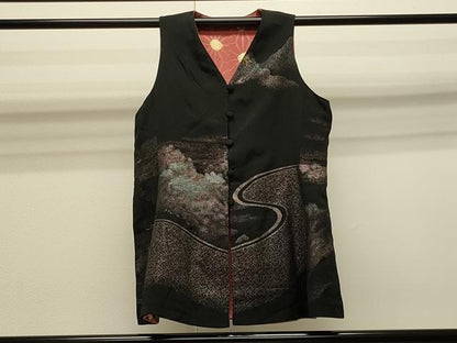 平和屋着物＃創作　和装ベスト　リバーシブル　寿光織　風景文　黒地　金糸　正絹　逸品　CABJ5249in