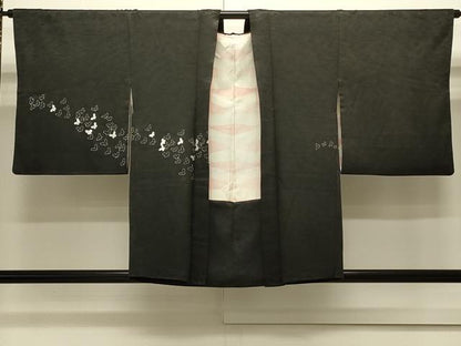平和屋着物＃羽織　刺繍　舞蝶文　黒地　銀彩　正絹　逸品　CABJ5284in