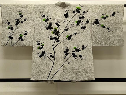 平和屋着物＃羽織　枝梅文　たたき染め　金糸　正絹　逸品　CABJ5345in