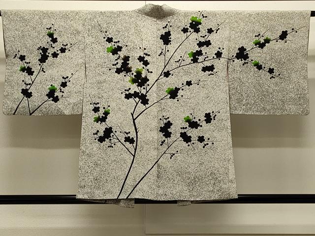 平和屋着物＃羽織　枝梅文　たたき染め　金糸　正絹　逸品　CABJ5345in