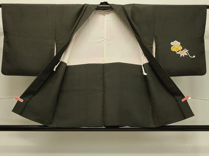 平和屋着物＃羽織　駒刺繍　文箱吉祥文　黒地　正絹　逸品　CABJ5359in