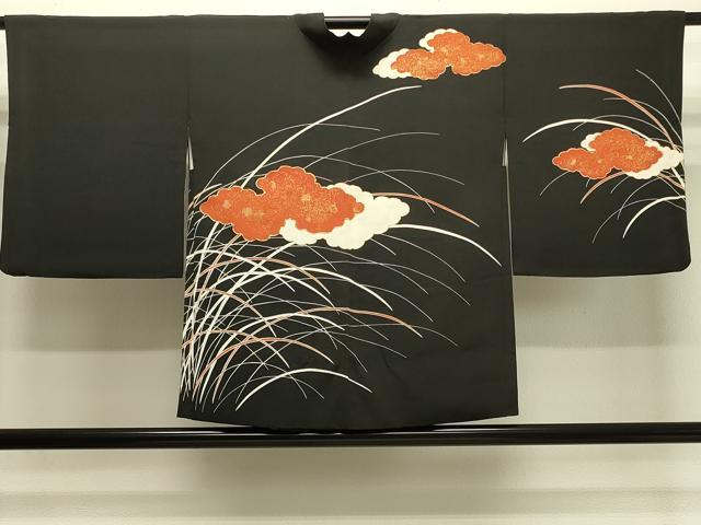 平和屋着物＃羽織　駒刺繍　雲重ね草葉文　黒地　金彩　正絹　逸品　CABJ5372in