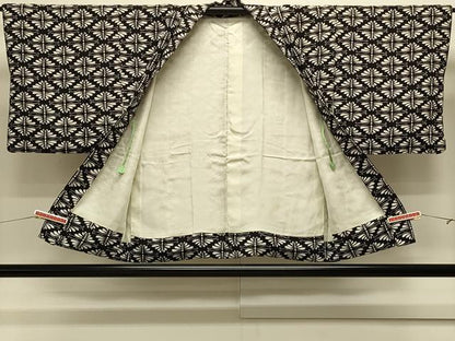 平和屋着物＃羽織　型染め　花菱文　黒地　正絹　逸品　CABJ5536in