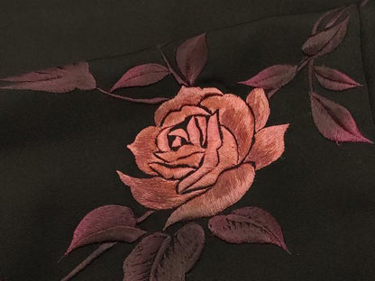 平和屋着物＃羽織　総刺繍　薔薇　バラ　黒地　正絹　逸品　CABJ5544in