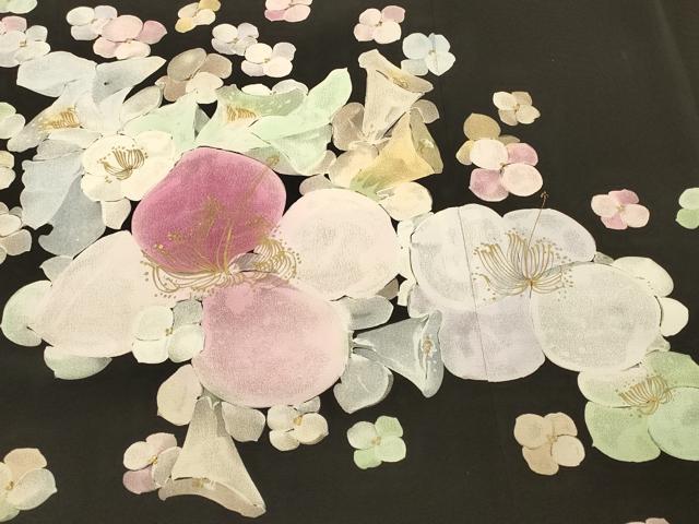 平和屋着物＃道行コート　ろうけつ染め　舞花文　黒地　金彩　正絹　逸品　未使用　CABJ5571in