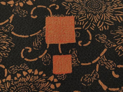 平和屋着物●上質な小紋　作家物　型染め　花唐草文　黒地　鬼しぼ縮緬　正絹　逸品　CABJ6421ut