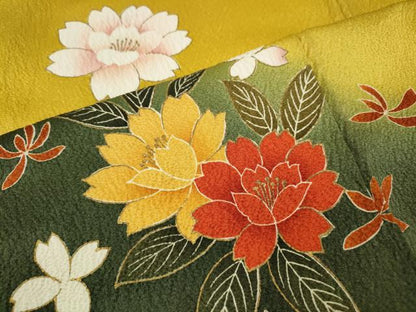 平和屋着物●豪華振袖　駒刺繍　舞花文　暈し染め　金彩　十二単風　正絹　逸品　CABJ6431ut