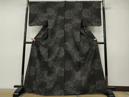 平和屋着物●本場大島紬　7マルキ　地空き　舞花文　正絹　逸品　CABJ6477ut