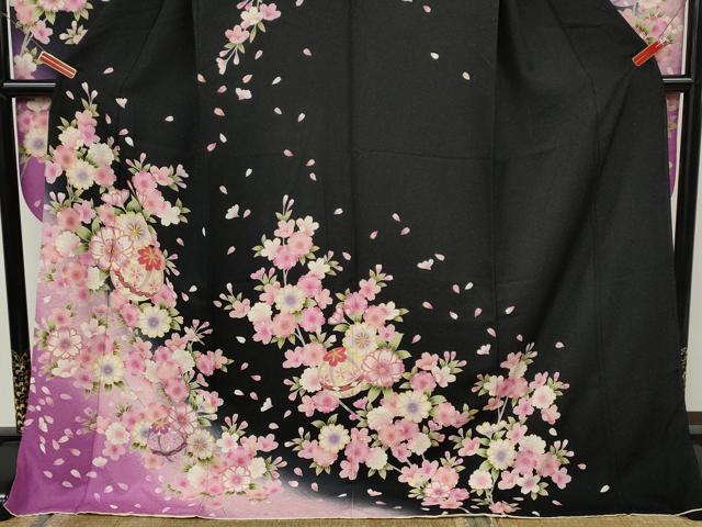 平和屋着物●豪華振袖　駒刺繍　枝花鞠文　暈し染め　黒地　銀通し地　正絹　逸品　CABJ6550ut