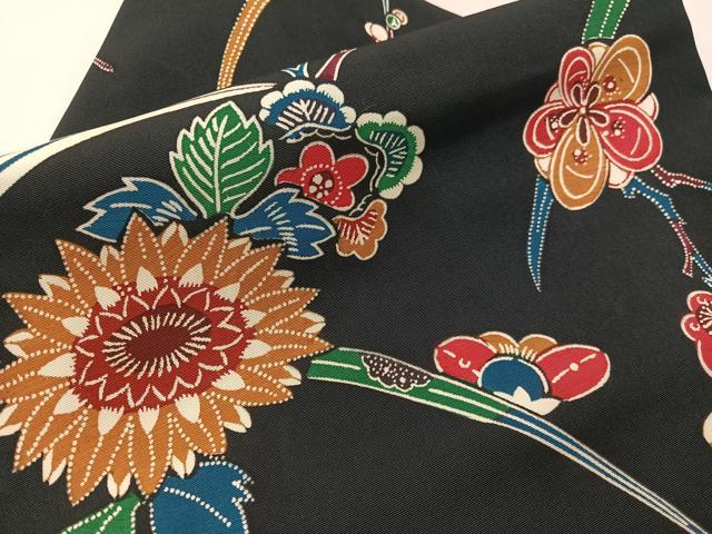 平和屋着物●塩瀬　全通柄　九寸名古屋帯　型染め　芝草花文　黒地　正絹　逸品　CABJ7224vp