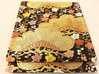平和屋着物●西陣　河合美術織物謹製　六通柄袋帯　唐織　枝梅松文　黒地　金糸　正絹　逸品　CABJ7358vp