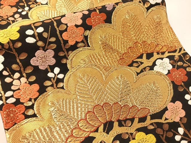 平和屋着物●西陣　河合美術織物謹製　六通柄袋帯　唐織　枝梅松文　黒地　金糸　正絹　逸品　CABJ7358vp
