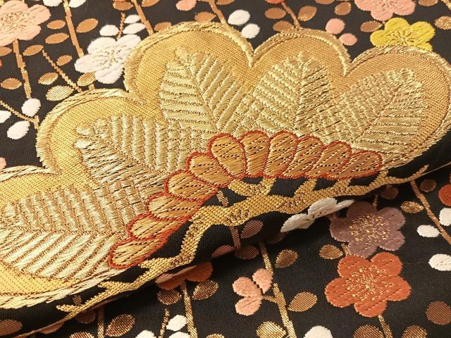 平和屋着物●西陣　河合美術織物謹製　六通柄袋帯　唐織　枝梅松文　黒地　金糸　正絹　逸品　CABJ7358vp