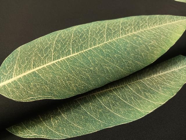 平和屋着物●塩瀬　九寸名古屋帯　舞葉文　黒地　長尺　正絹　逸品　CABJ7576vp