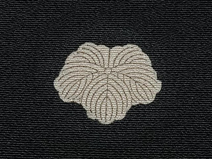 平和屋着物■豪華黒留袖　駒刺繍　鴛鴦風景松文　金彩　正絹　逸品　CABJ8047xe