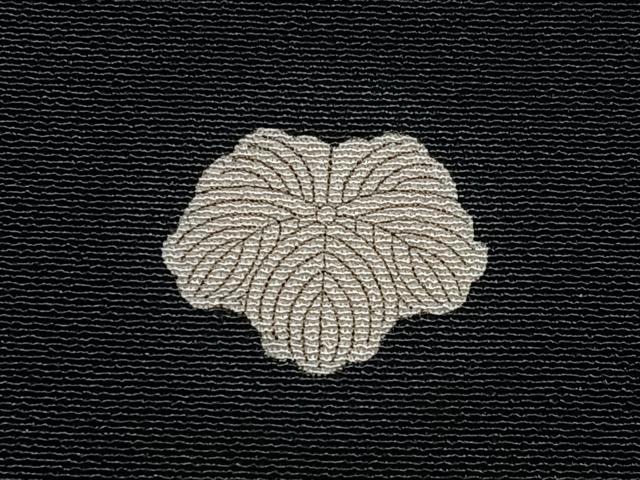 平和屋着物■豪華黒留袖　駒刺繍　鴛鴦風景松文　金彩　正絹　逸品　CABJ8047xe