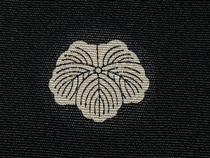 平和屋着物■豪華黒留袖　駒刺繍　十二単　流水色紙梅松文　暈し染め　金彩　正絹　逸品　CABJ8314xe