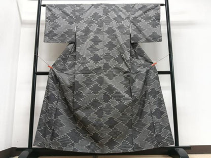 平和屋着物■本場大島紬　9マルキ　松皮菱文　正絹　逸品　CABJ8331xe