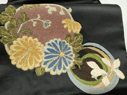 平和屋着物●アンティーク　大正ロマン　絽刺し　区限刺繍　草花丸文　黒地　金銀糸　正絹　逸品　CABJ8606hy