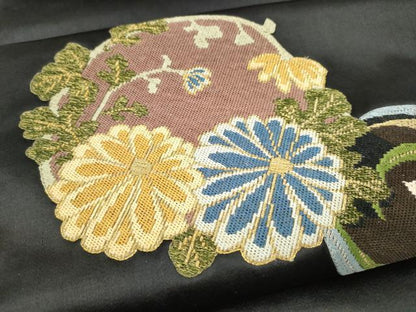 平和屋着物●アンティーク　大正ロマン　絽刺し　区限刺繍　草花丸文　黒地　金銀糸　正絹　逸品　CABJ8606hy