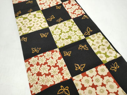平和屋着物●六通柄袋帯　市松花蝶文　黒地　鬼しぼ縮緬　正絹　逸品　CABJ8723hy