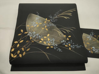 平和屋着物●塩瀬　九寸名古屋帯　手描き　草木文　黒地　金彩　正絹　逸品　CABJ9554dy