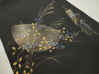 平和屋着物●塩瀬　九寸名古屋帯　手描き　草木文　黒地　金彩　正絹　逸品　CABJ9554dy