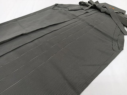 平和屋着物＊創業100年　毘龍織　安部吉　夏物　男性　行灯袴　縦絽　縞　正絹　逸品　CABJ9730xi