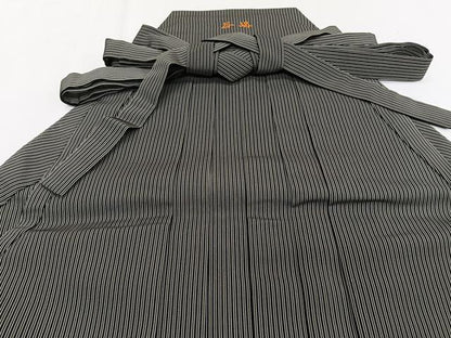 平和屋着物＊創業100年　毘龍織　安部吉　夏物　男性　行灯袴　縦絽　縞　正絹　逸品　CABJ9730xi