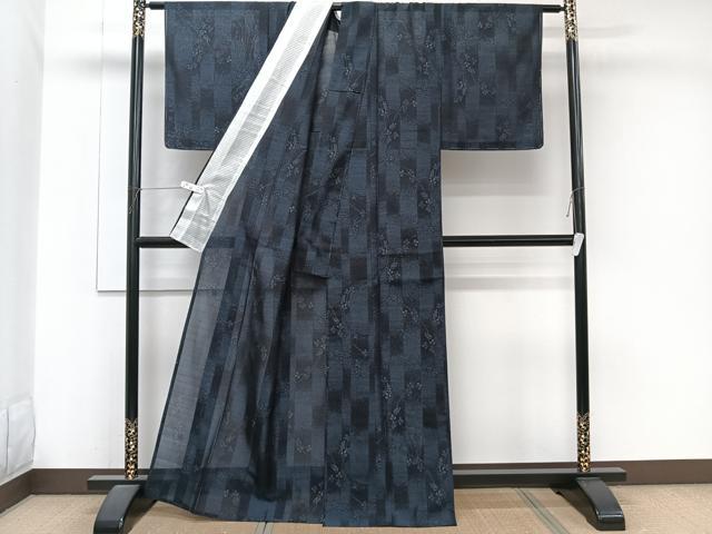 平和屋着物＊夏物　本場大島紬　夏大島　枝草花文　正絹　逸品　未使用　CABJ9732xi