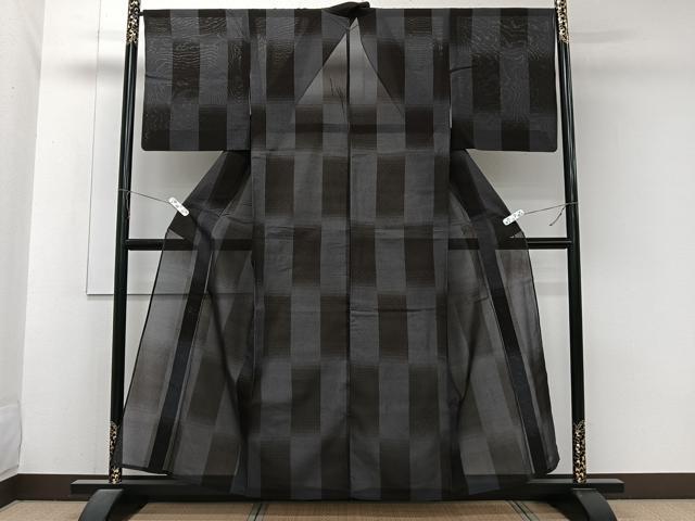 平和屋着物＊夏物　夏大島　幾何学文　黒地　正絹　逸品　CABJ9870xi