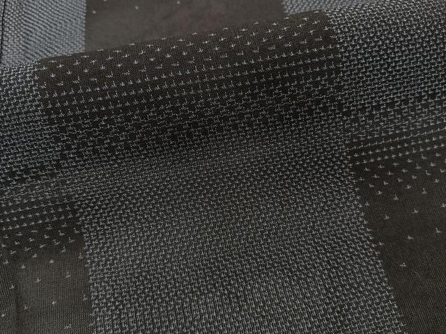 平和屋着物＊夏物　夏大島　幾何学文　黒地　正絹　逸品　CABJ9870xi