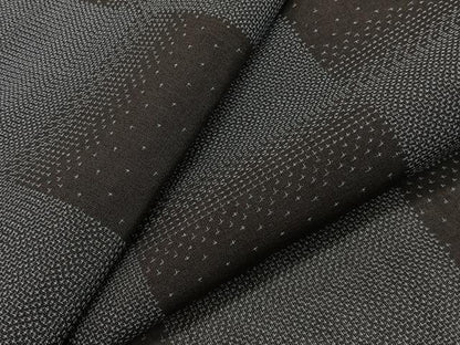 平和屋着物＊夏物　夏大島　幾何学文　黒地　正絹　逸品　CABJ9870xi