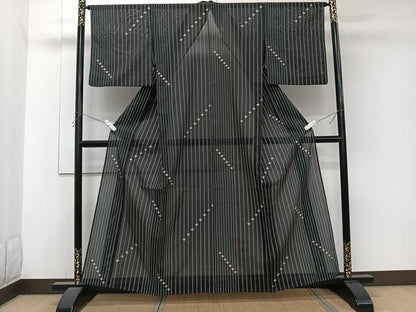 平和屋着物＊夏物　小紋　絽　間道菱花文　黒地　洗える着物　CABJ9983xi