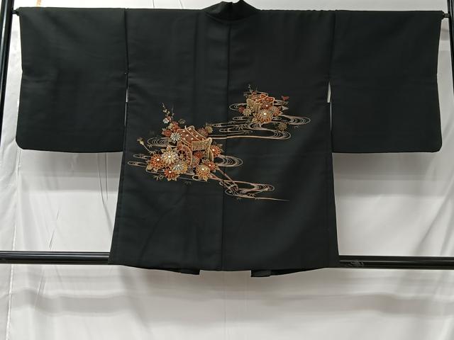 平和屋着物＃羽織　寿光織　流水御所車花文　黒地　金糸　正絹　逸品　CABK0029ua