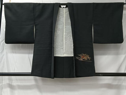 平和屋着物＃羽織　寿光織　流水御所車花文　黒地　金糸　正絹　逸品　CABK0029ua