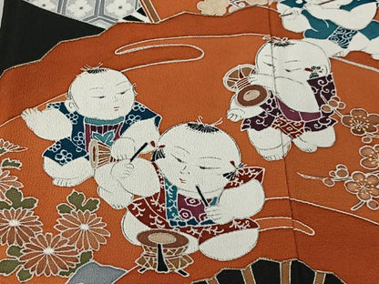 平和屋着物＃道行コート　作家物　扇面人物文　黒地　金彩　ロング丈　正絹　逸品　CABK0045ua