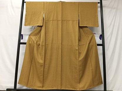 平和屋着物■上質な色無地　舞蝶地紋　黄朽葉色　正絹　逸品　未使用　CABK0132ua