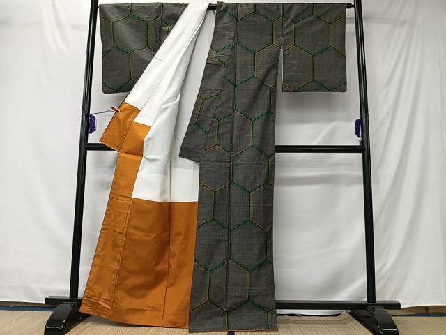 平和屋着物■本場大島紬　7マルキ　亀甲文　正絹　逸品　CABK0165ua