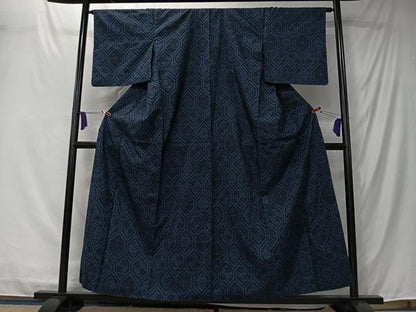 平和屋着物■本場大島紬　7マルキ　亀甲花文　正絹　逸品　CABK0175ua