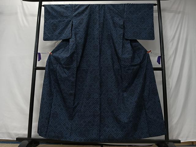 平和屋着物■本場大島紬　7マルキ　亀甲花文　正絹　逸品　CABK0175ua