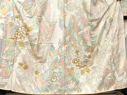 平和屋着物■豪華振袖　駒刺繍　矢羽草花文　金銀彩　正絹　逸品　CABK0252ua