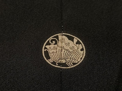 平和屋着物■豪華黒留袖　駒刺繍　流水地紙花鳥文　金彩　正絹　逸品　CABK0309ua