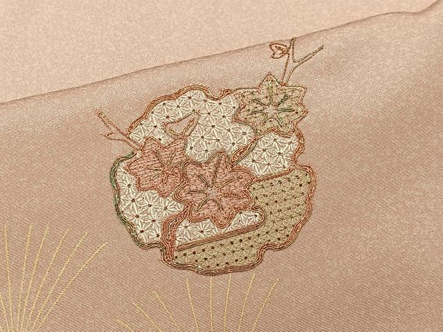 平和屋着物■中国三大刺繍　スワトウ刺繍　訪問着　駒刺繍　流水雪輪草花文　暈し染め　金糸　正絹　逸品　未使用　CABK0326ua