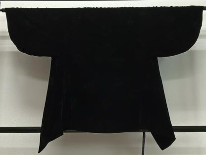 平和屋着物＃和装コート　ベロア　舞花文　黒地　CABK0377ua