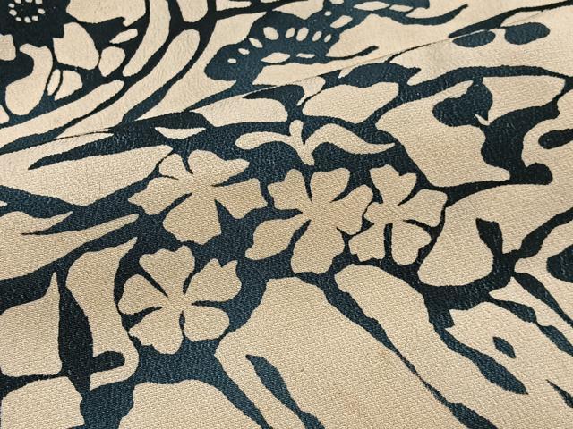 平和屋着物＃羽織　型染め　流水草花文　正絹　逸品　CABK0388ua