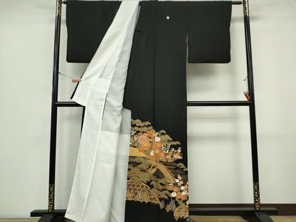 平和屋着物■豪華黒留袖　駒刺繍　御所車草花文　金彩　正絹　逸品　CABK0895ou