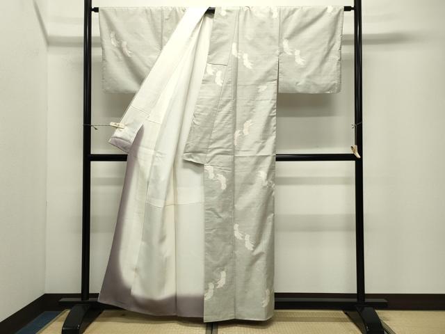 平和屋着物●本場大島紬　白大島　9マルキ　舞蝶文　正絹　逸品　CABK2040gh