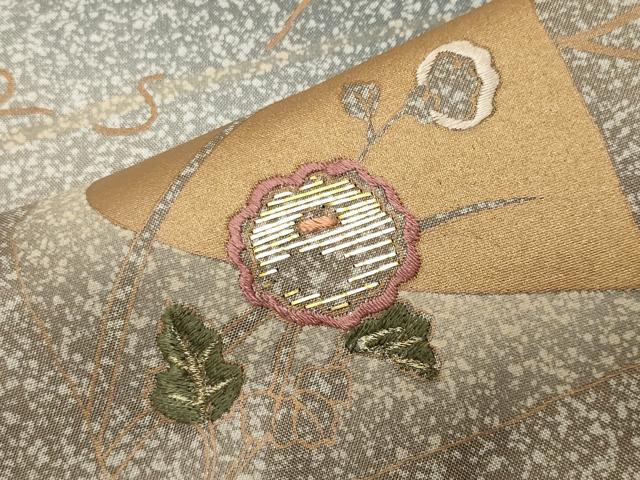 平和屋着物●訪問着　本場染大島紬　竹屋町刺繍　孔雀花文　暈し染め　金彩　正絹　逸品　CABK2067gh